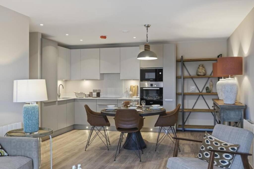 5* Luxury, City Centre, Brand New Development Belfast Buitenkant foto