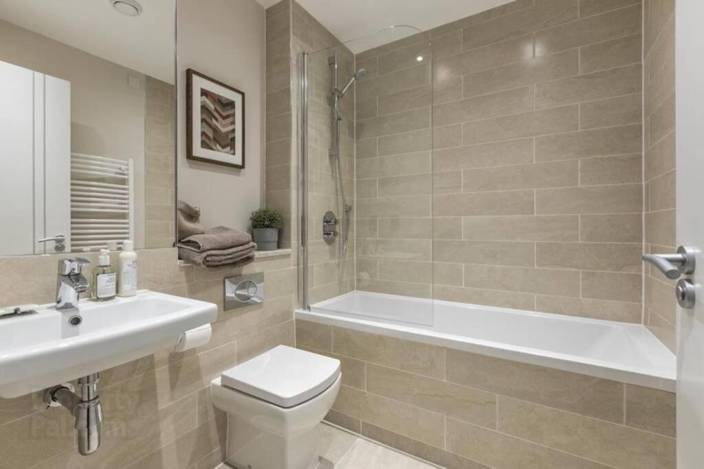 5* Luxury, City Centre, Brand New Development Belfast Buitenkant foto